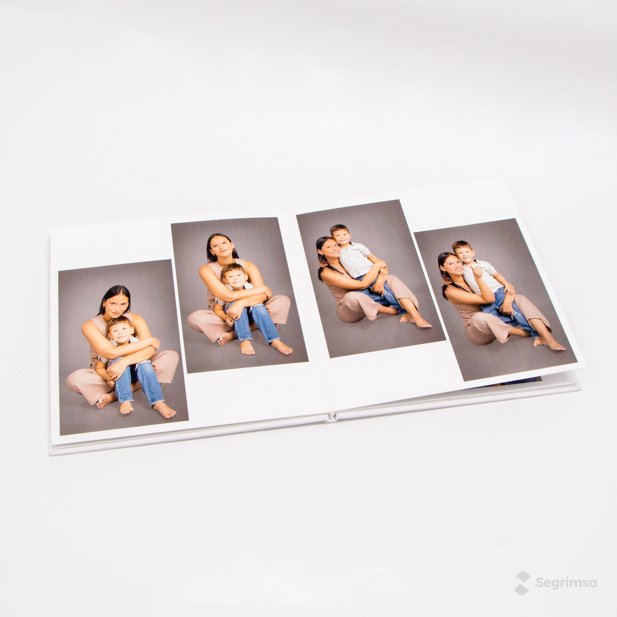 Photobook Premiun Cuadrado -  Papel fotográfico 25 x 25 cm