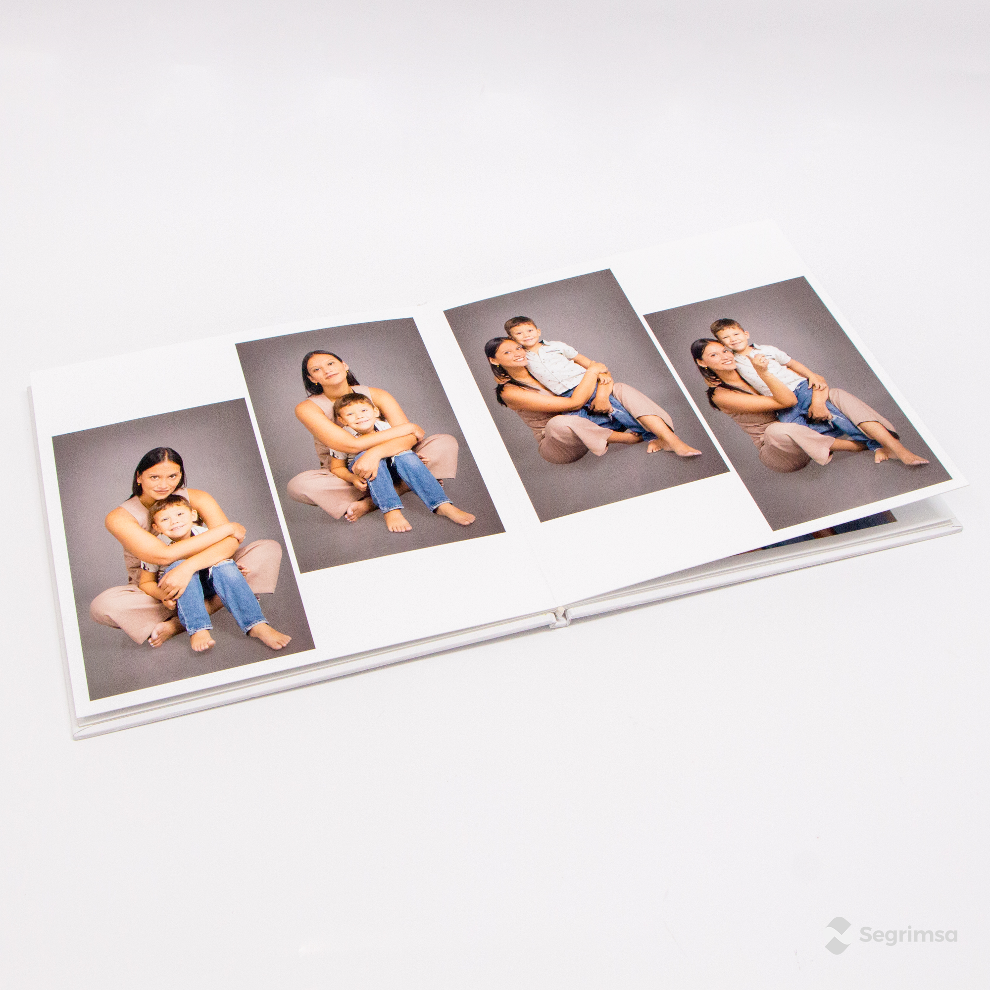 Photobook Premiun Cuadrado -  Papel fotográfico 25 x 25 cm